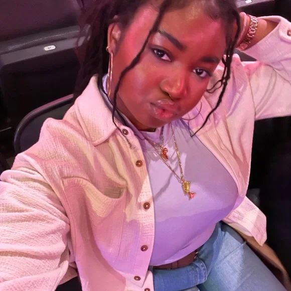 Lavender Mock Neck Ruched Top - Picture 7 of 7